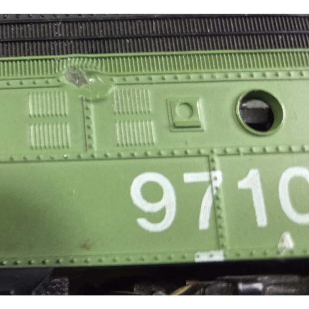 VTG Bachmann Burlington Northern #9710 EMD HO Scale Headlights Work PARTS ONLY